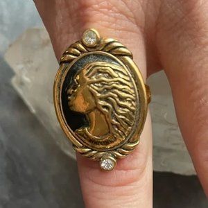 Coreen Simpson cameo ring
